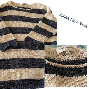Jones Of New York Ladies sweater